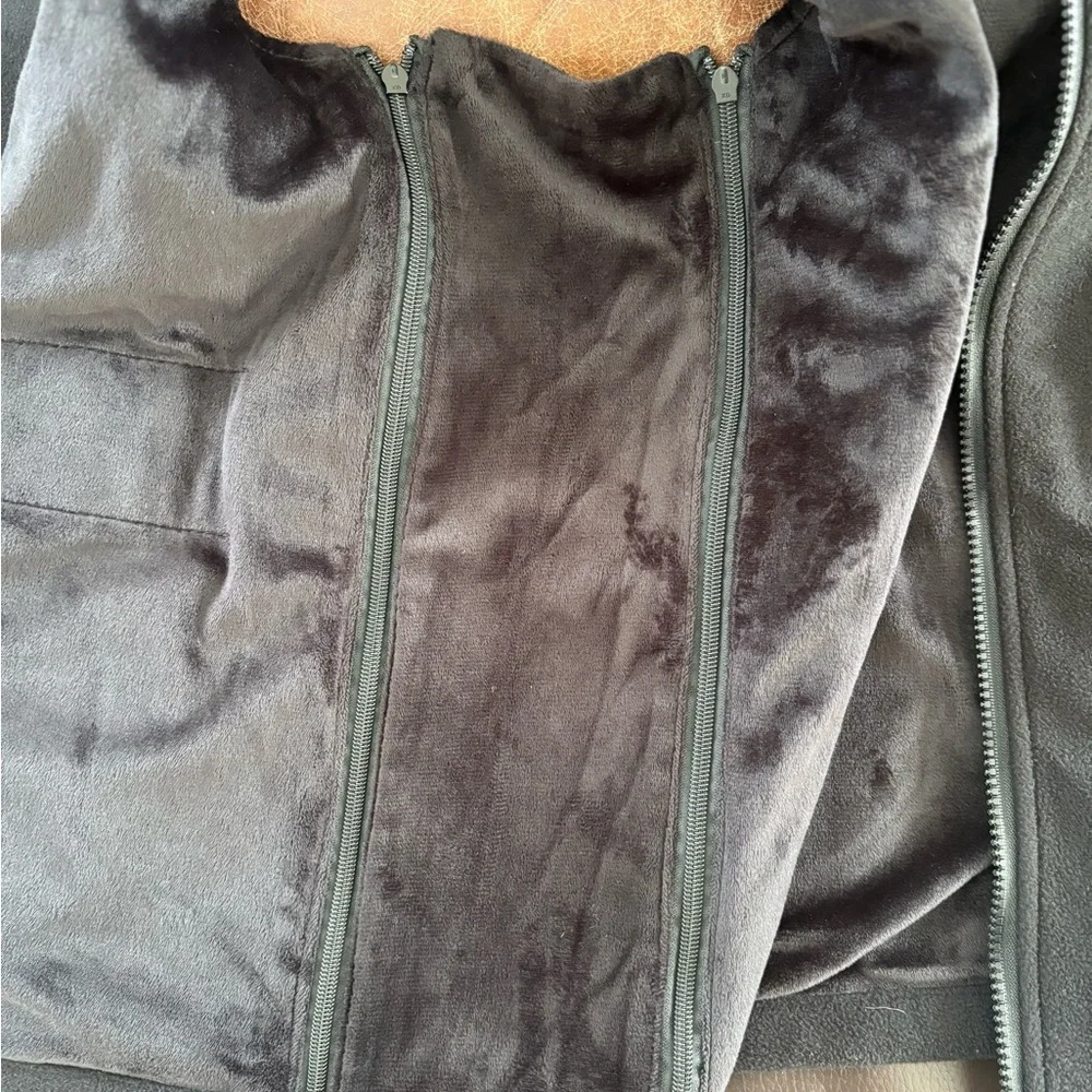 Arris women’s heated vest, customizable size/ fit. Black. Like New. - Picture 5 of 10